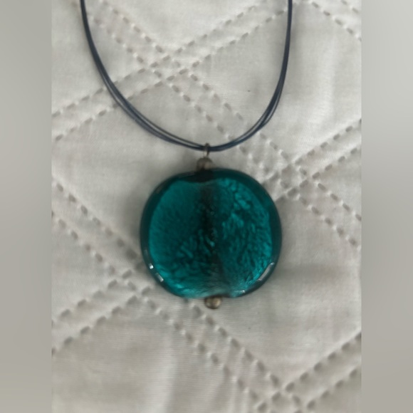 Glass necklace - Picture 1 of 4